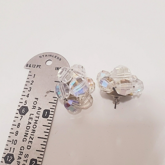 Crystals Silver Tone Clip Earrings. 🌴 - Picture 4 of 6